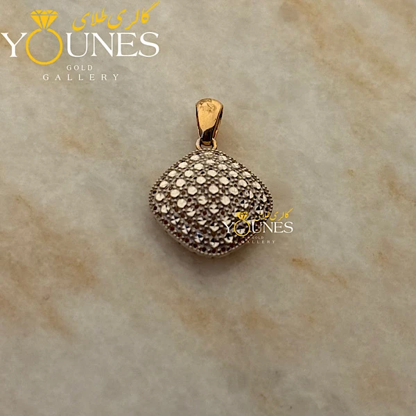 آویز طلا لوزی تراش دار سفید